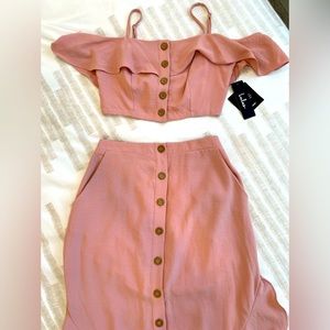 2 piece pretty in pick, just in time for SPRING!
